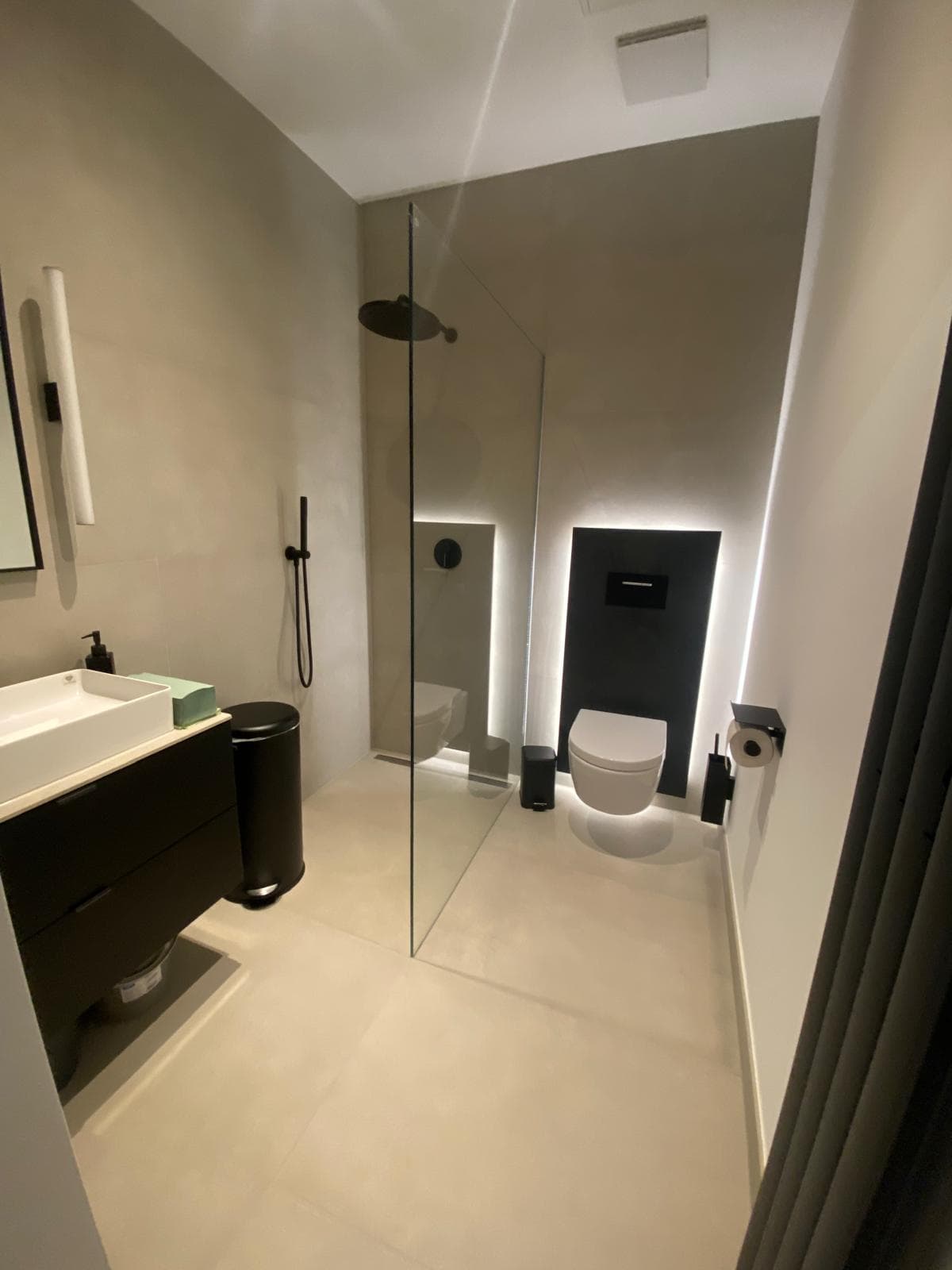 Sanierungsdetail einer ausgebesserten Fassade